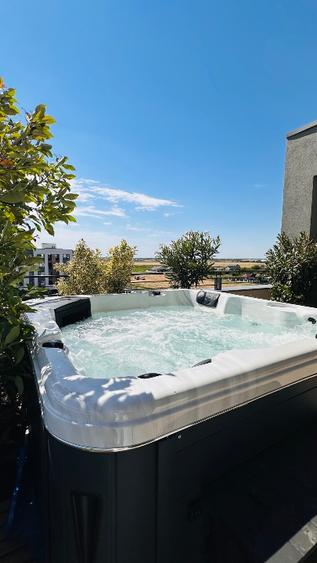 🏙️ PENTHOUSE DE VÂNZARE – 3 camere + terasă cu JACUZZI ✨