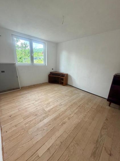 Casă cu priveliște panoramică, S+P+M, 5 camere, 3 băi, 700 mp teren