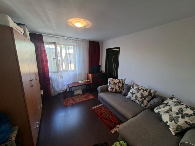 Apartament 2 camere, etajul 4/10, zona Tatarasi