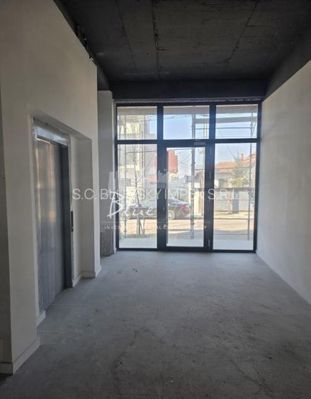 Clădire modernă cu regim D+P+3, situată în zona Faleza Nord - 13