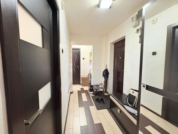 Apartament 2 camere, 53 mp, decomandat, etaj 1/4 , Cornitoiu