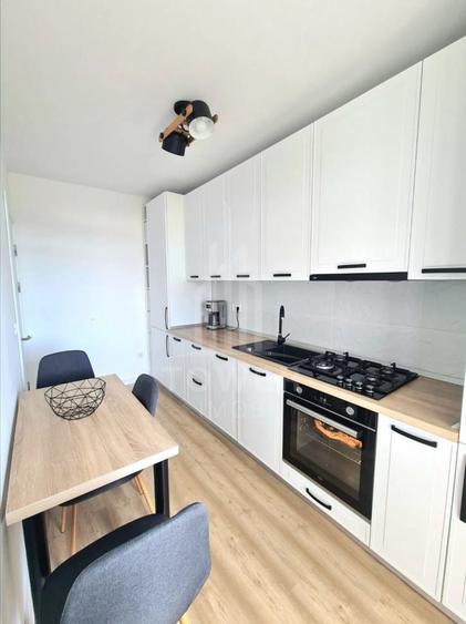 Apartament 2 camere, etaj 1, dressing și balcon – complet mobilat și utilat