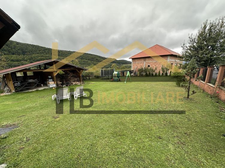 Vila cu 8 camere de vanzare, teren 1580mp, Zona Praid