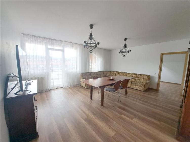 Cluj, Floresti apartament 4 camere, negociabil