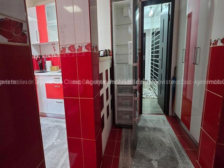 ETAJ 1,Micro  3 Târgoviște,  vânzare apartament 3camere - 8
