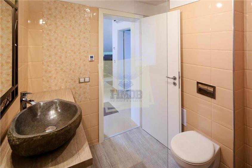 Apartament modern cu 2 camere si parcare in zona Centrala