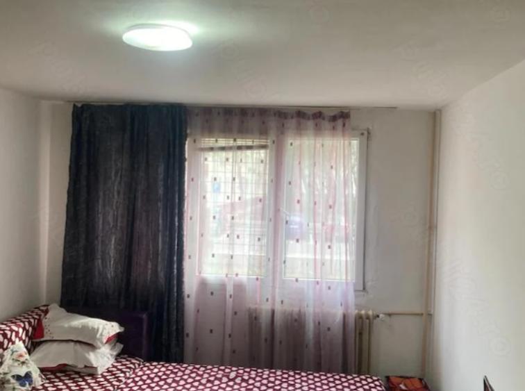 BERCENI – GARSONIERĂ DECOMANDATĂ – 33 MP – BLOC REABILITAT – MOBILATĂ – 60.000