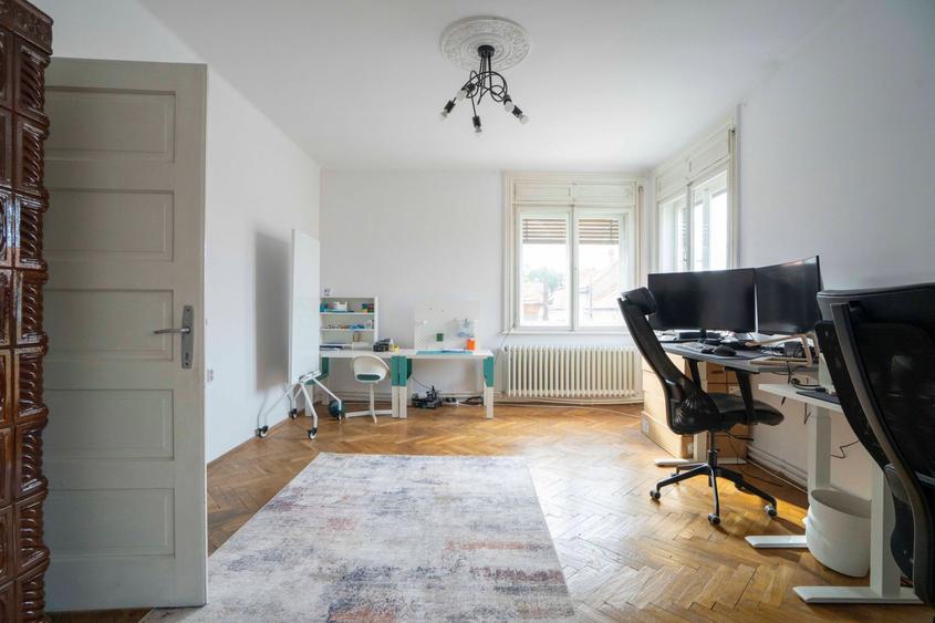 Apartament 3 camere ultracentral cu garaj si beci