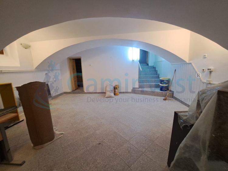 Spatiu comercial demisol de inchiriat, central, Oradea, Bihor