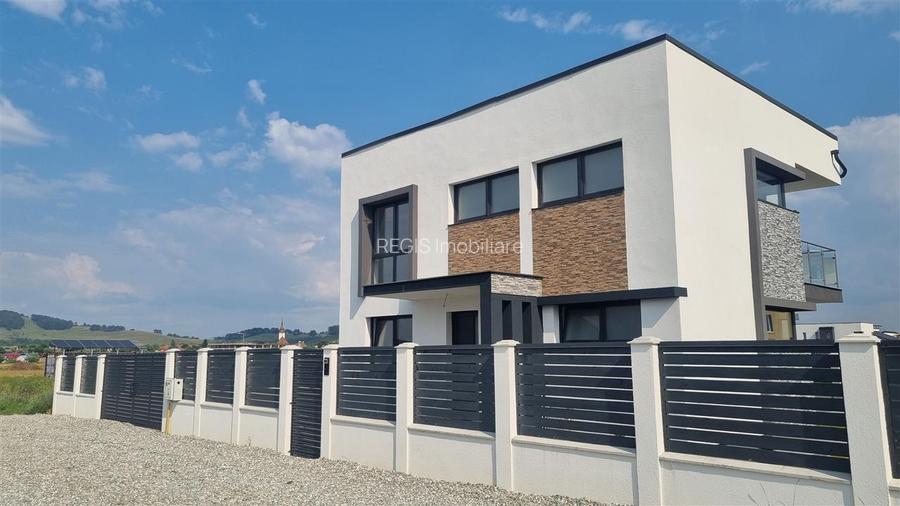 Vila moderna de 4 camere zona Sanpetru - 2