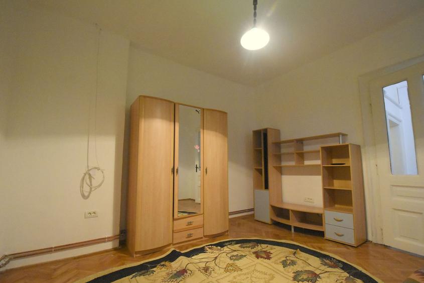 Apartament la casa de închiriat în zona Mehala
