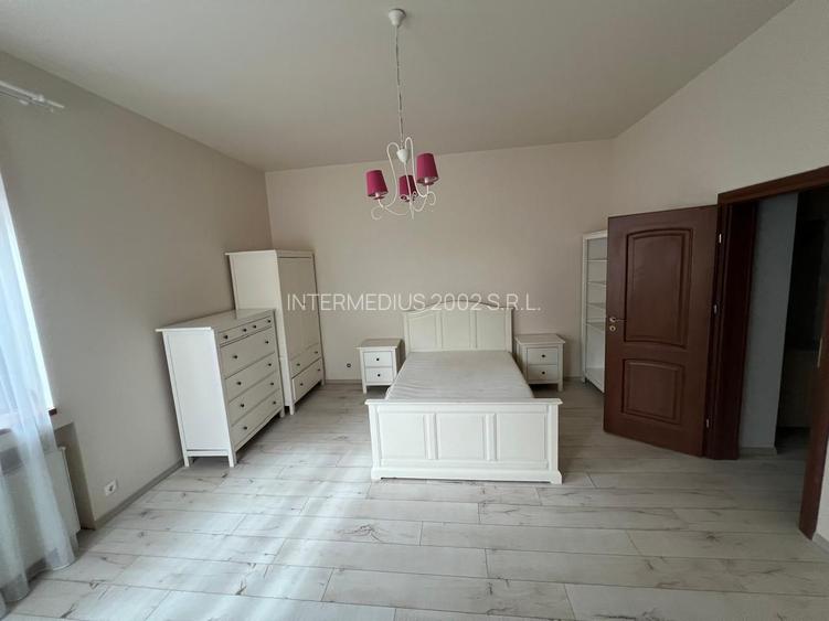 Apartament 3 camere, garaj si boxa - zona Centrala-Prefectura - 23