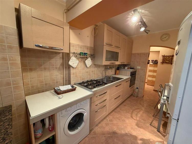 Apartament 3 camere, 54mp utili , etaj 3 , zona Centrala - Plevnei - Jandarmerie