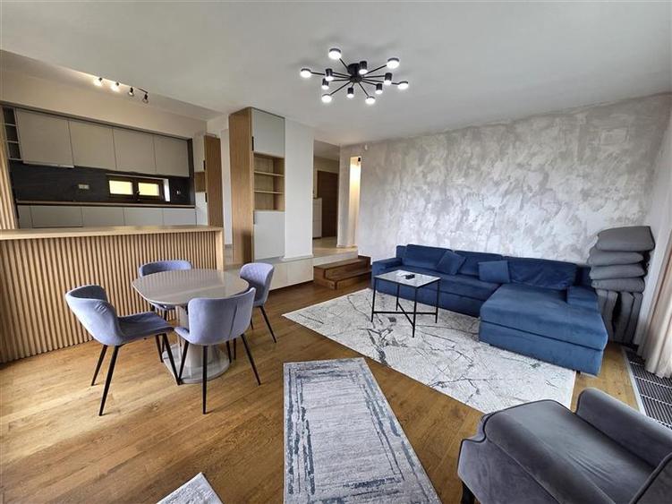 Apartament 3 camere in Bellevue Residence
