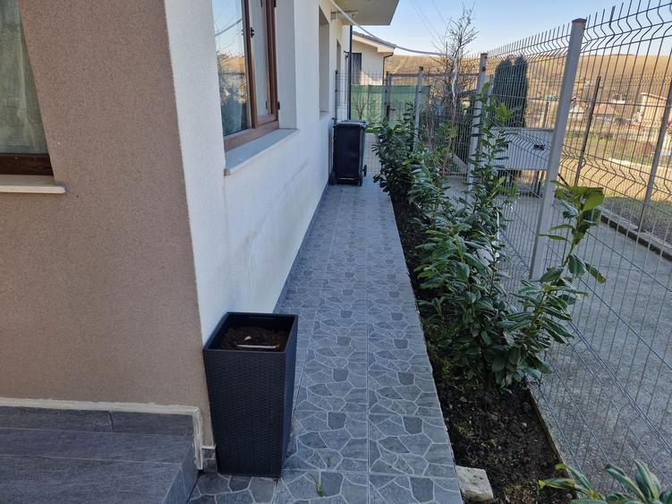Casa tip duplex 102 mp, finisat, Dezmir partea de jos