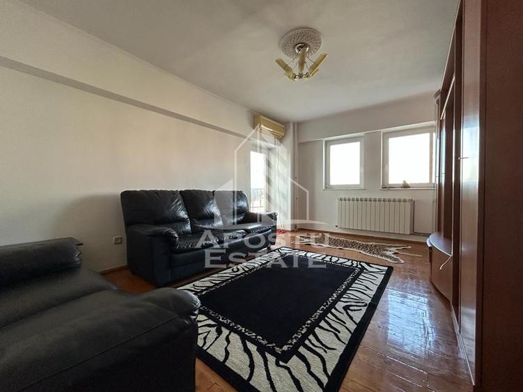 Apartament cu 2 camere  semidecomandat  zona Podgoria
