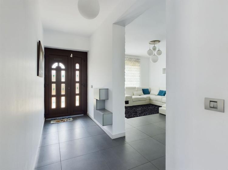 Vilă modernă cu 5 camere în Curtici