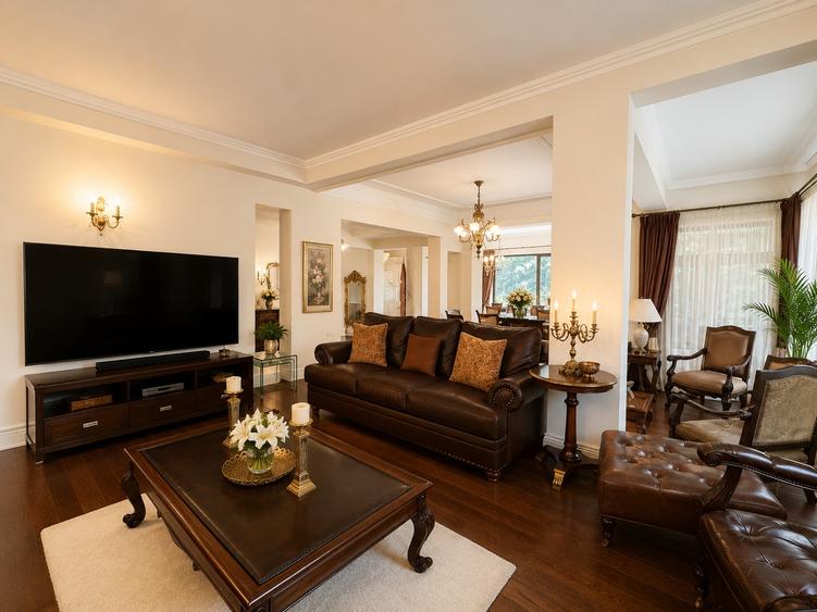 Luxury Residence with Pool and 1000 sqm Garden | Iancu Nicolae