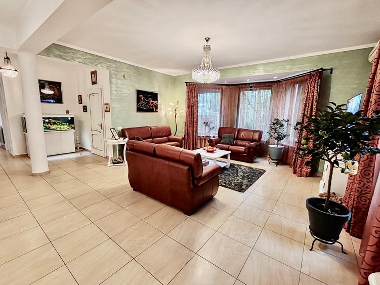 Vila spatioasa de inchiriat 7 camere cu gradina si terasa spectaculoasa