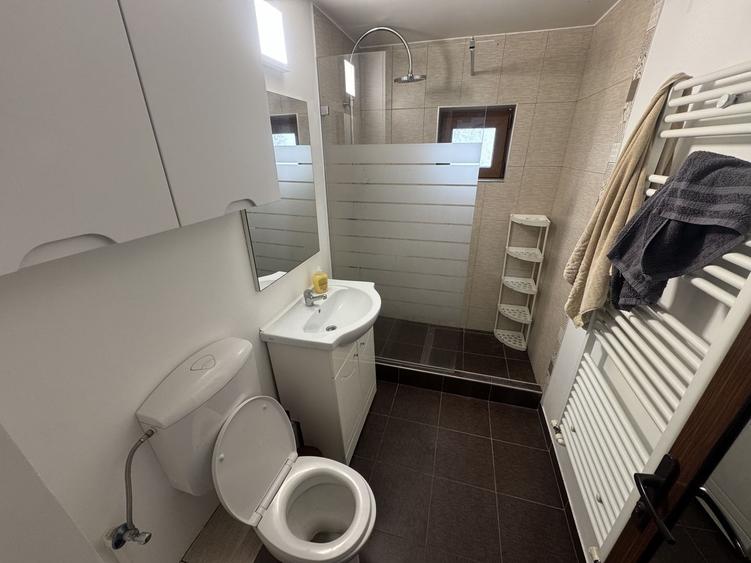 Apartament 2 camere zona Casa de Cultura cu Centrala si Loc de Parcare