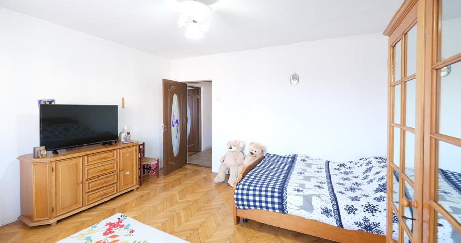 Vanzare casa D+P+1+pod si 519 mp teren in Piatra Neamt compusa din 2 apartamente