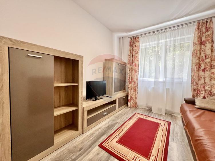 Apartament cu 4 camere de închiriat – Strada Călugăreni