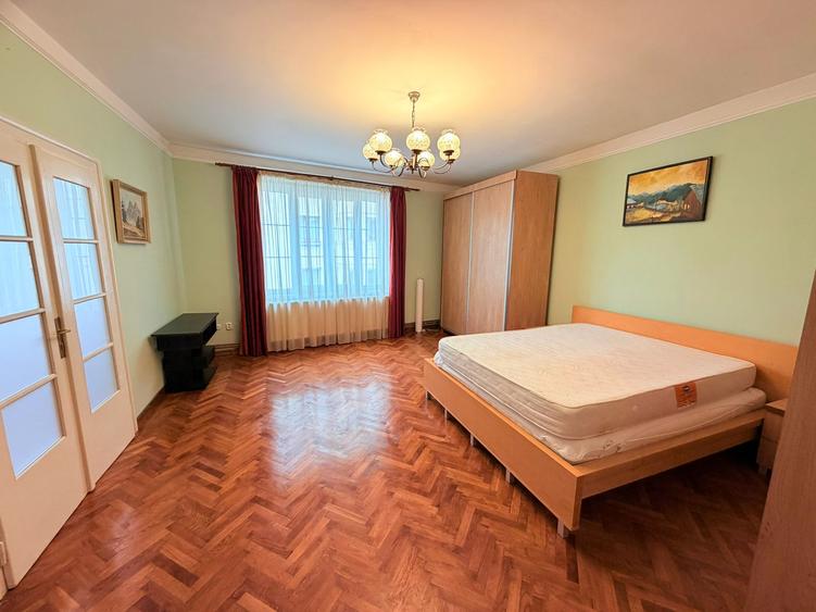 Apartament 3 camere de inchriat-Str. Victor Babes