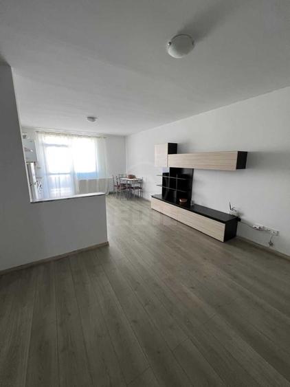 Apartament 2 camere semidecomandat zona Cetatii