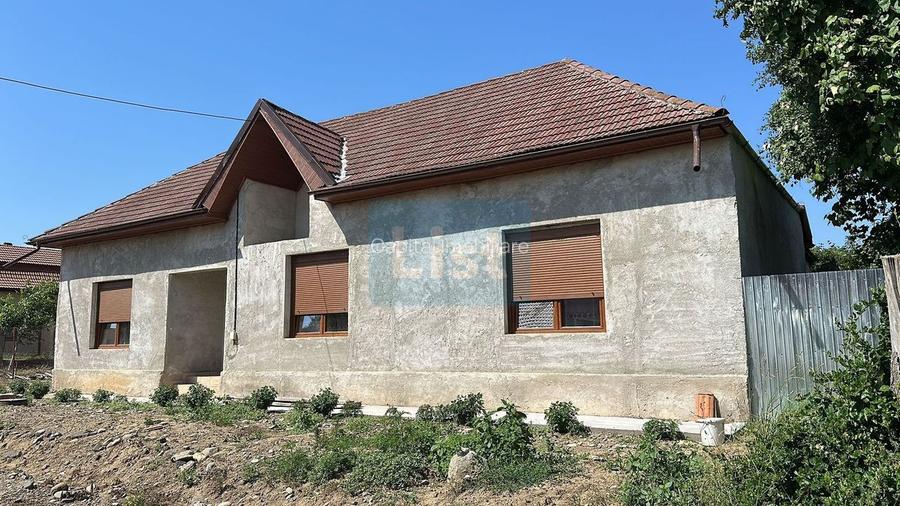 Casa intr-o zona linistita, Bucosnita - 11