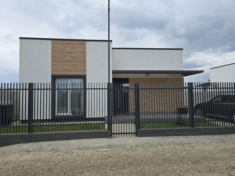 Casa 4 Camere | 800 M de Blv. | Cartierul nou
