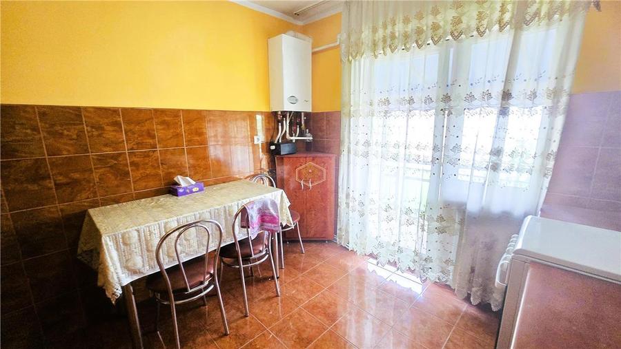 Apartament decomandat cu 2 camere si 2 balcoane | Micro 17