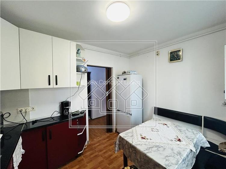 Apartament de vanzare in Sibiu - 3 camere, 2 bai, parcare subterana - - 14