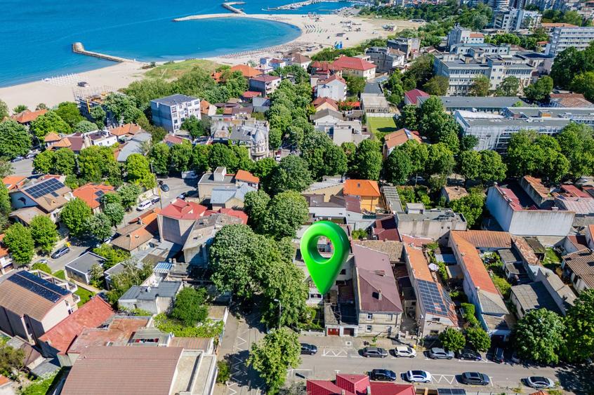 Raritate | Casa Căsătoriilor | Apartament în vilă, curte, garaj!