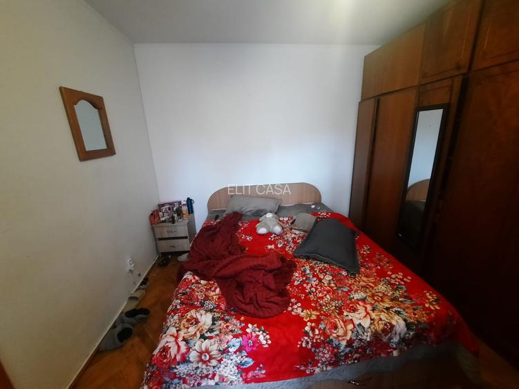 Apartament cu 2 camere, etajul 1/4, zona Podu Ros - 3