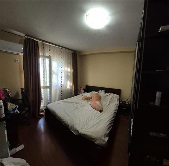 2 camere, Aviatiei