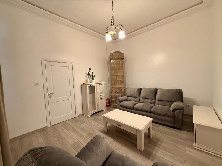 De Inchiriat apartament 2 cam complet utilat, 50 mp utlili Zona Centru Pietonala