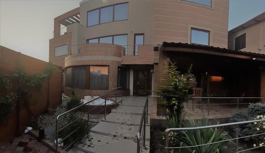 Vila 7 camere zona Capitol. Ideal locuit/Birouri