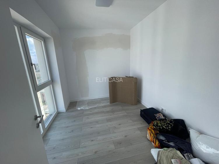 Apartament cu 3 camere, zona Baza 3, Silk District - 6