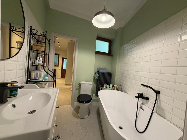 Apartament Boem cu 2 Camere | Calea Victoriei – Piața Amzei | Clădire Istorică