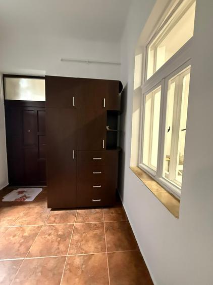 Apartament cu 2 camere semidecomandate , zona semicentrala - Horea