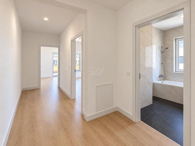 Etaj 1. Decomandat- bucatarie inchisa. Asfalt.