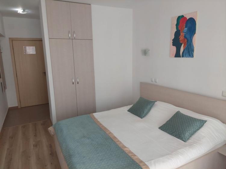 Vand pensiune Vama Veche, 2 corpuri, 610 mp construiti, 1019 mp teren, 21,5m fr