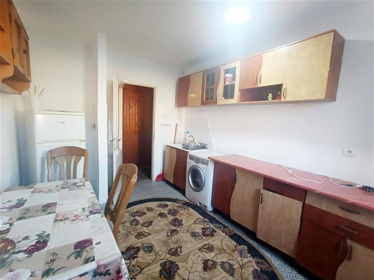 Apartament 2 camere in zona ultracentrala Moldova Noua