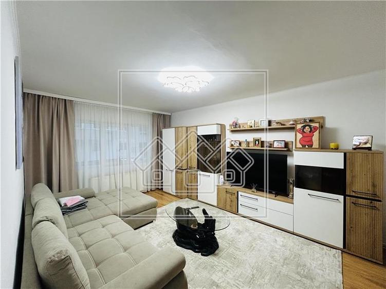 Apartament decomandat, 2 bai, 65 mp utili - Zona Turnisor