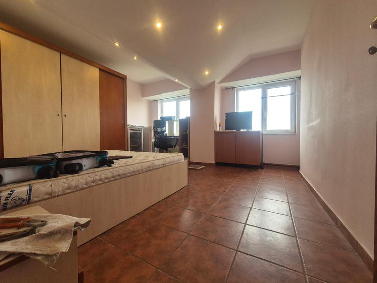 3 Camere, Decomandate, 93 Mp, Etaj Intermediar - Dacia