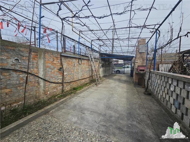 Casa 4 camere plus anexe zona gara Medgidia, Constanta