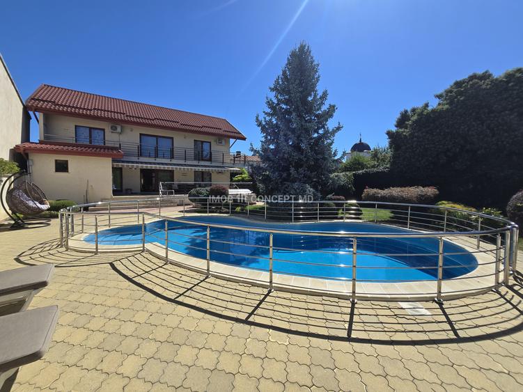 VANZARE Casa-vila deosebita cu 5 camere si 1141 mp teren in zona Centrala