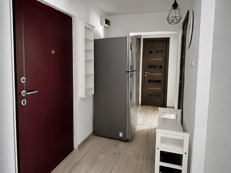 Comision 0, Apartament 3 Camere, Renovat, Etaj 4 din 5, Zona Bucovinei