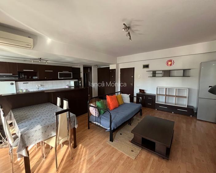 Închiriez apartament cu 3 camere, zona centrală - 10