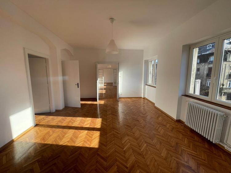 Apartament 4 camere în Piața Unirii | Clădire istorică | Str. Flor